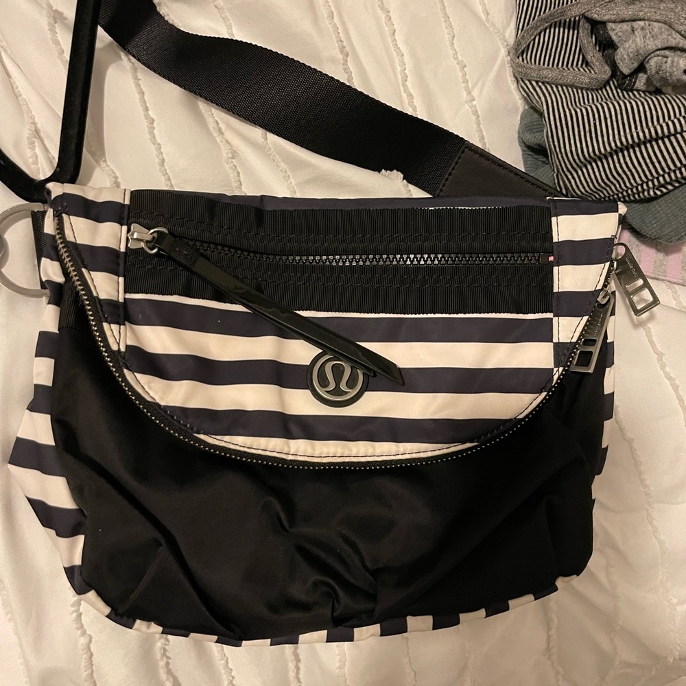 Lululemon bag